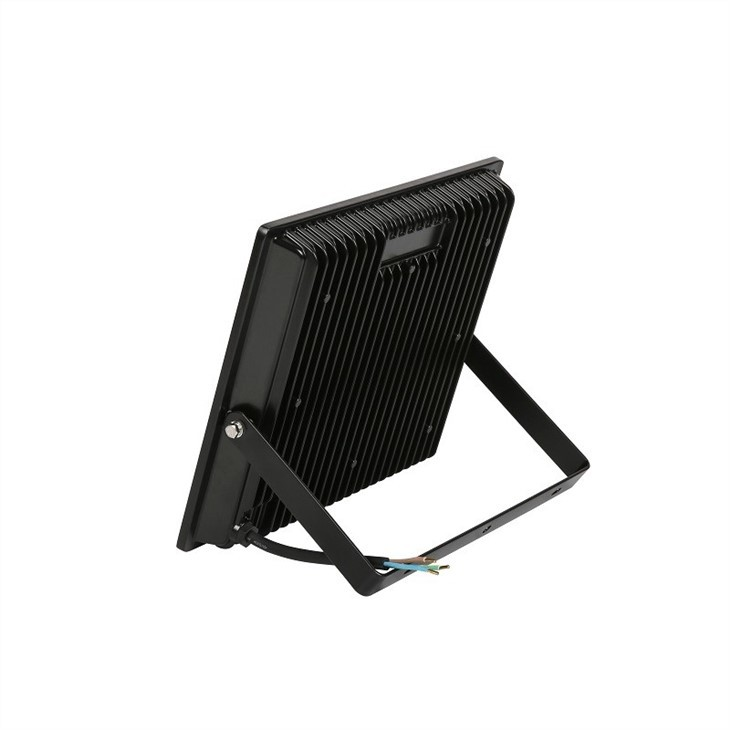 Изменение цвета RGB-прожектора с пультом дистанционного управления